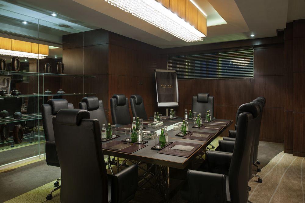 The Venue Jeddah Corniche Jidá Exterior foto A meeting room at the Four Seasons Hotel, Mumbai
