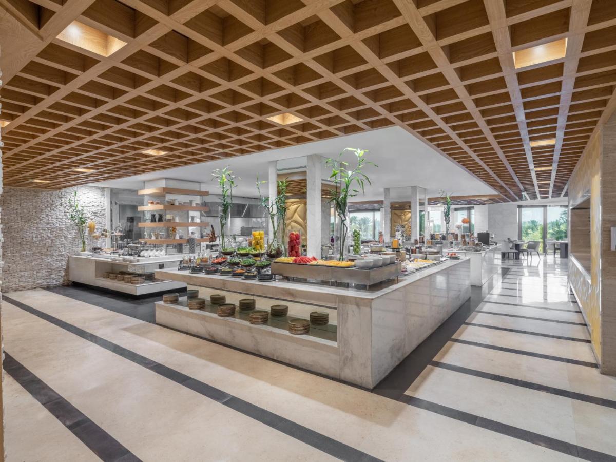 The Venue Jeddah Corniche Jidá Exterior foto The buffet at the hotel