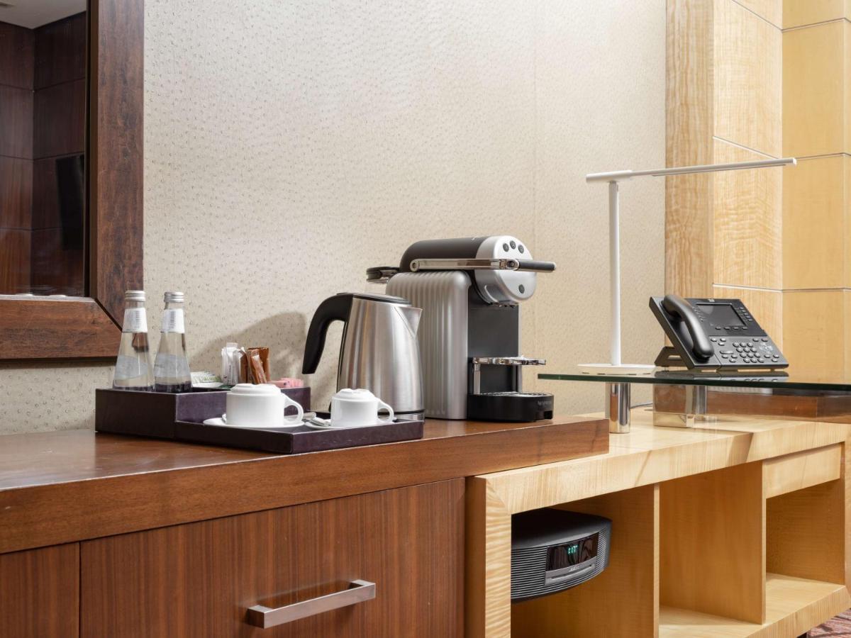 The Venue Jeddah Corniche Jidá Exterior foto A Nespresso machine in a hotel room