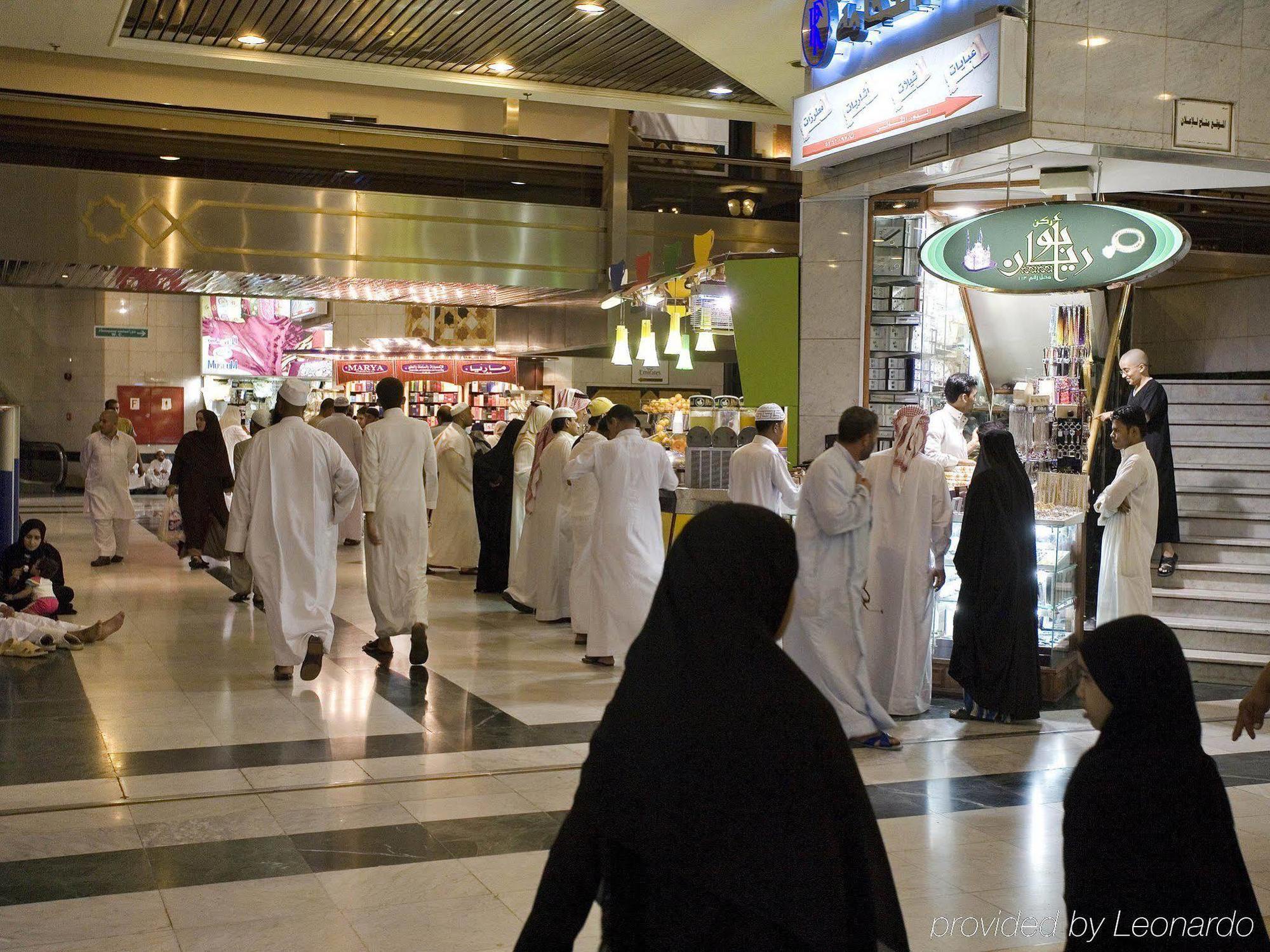 The Venue Jeddah Corniche Jidá Exterior foto The mall's food court